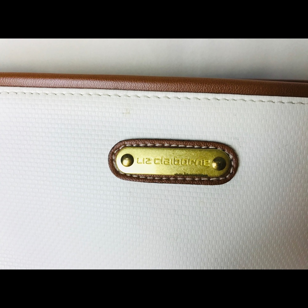 Liz Claiborne Crossbody Bag - Picture 4 of 14